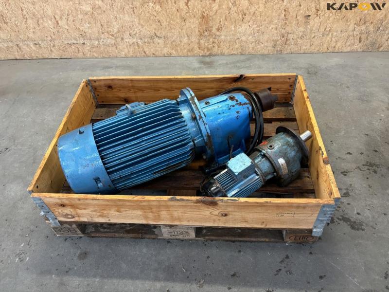 Electric motor with gearbox 2