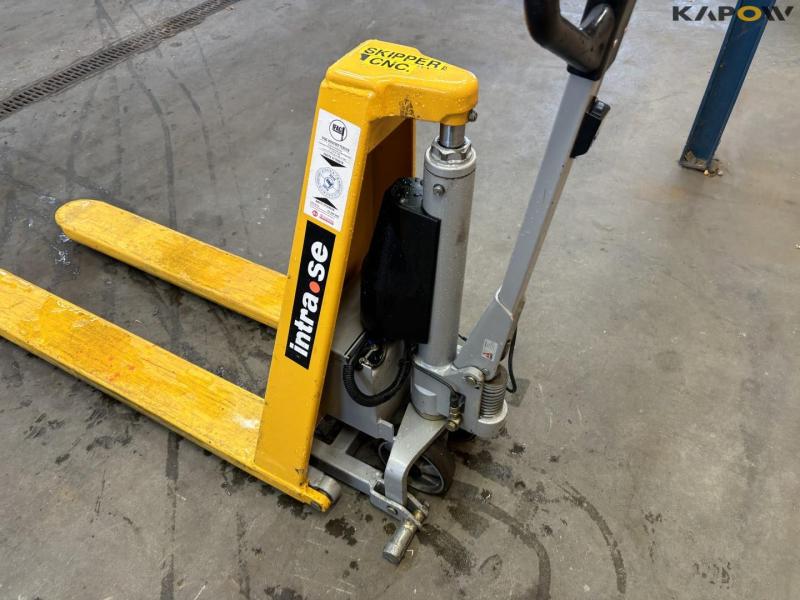 Electric pallet truck 4