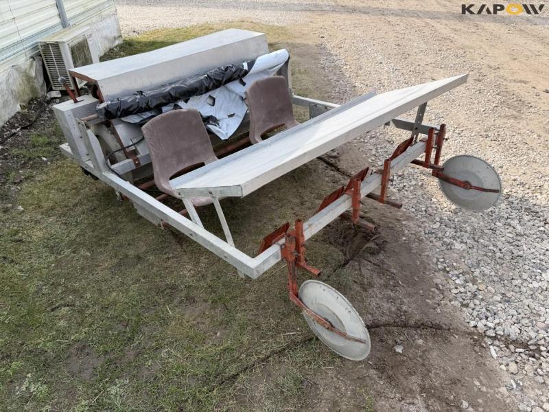 Electric self-propelled planting machine 3