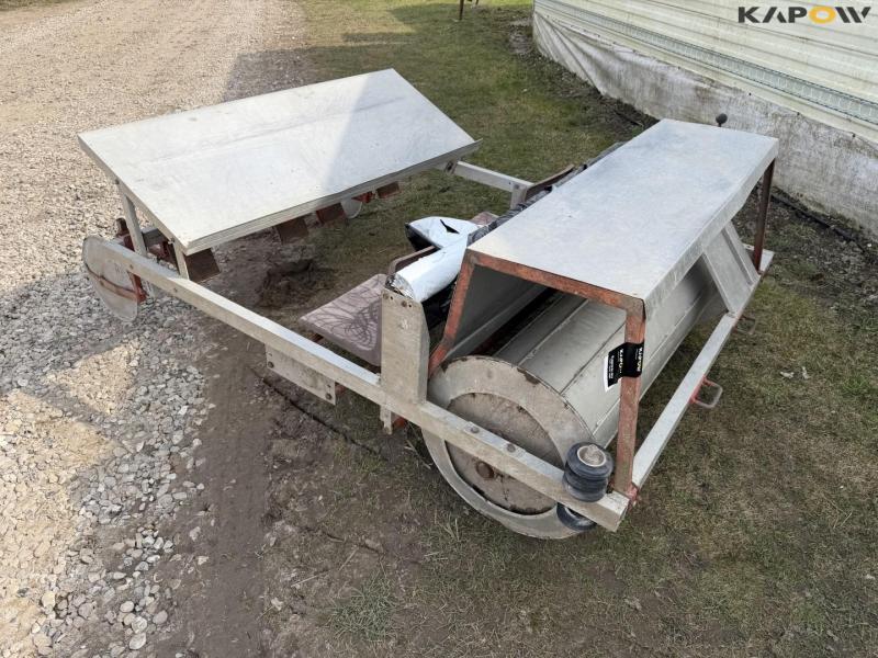 Electric self-propelled planting machine 7