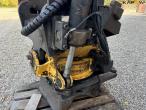 Engcon rotary tilt with CW40 hitch 12