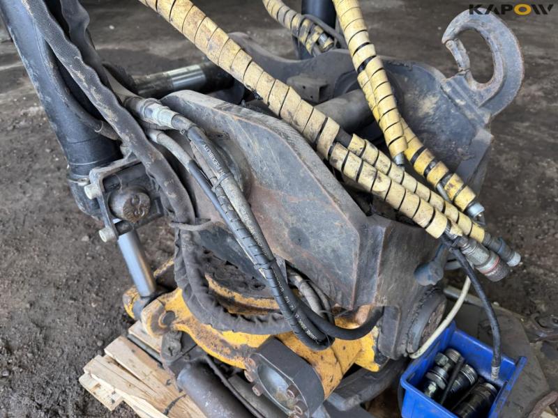 Engcon rotary tilt with S70 hitch 14