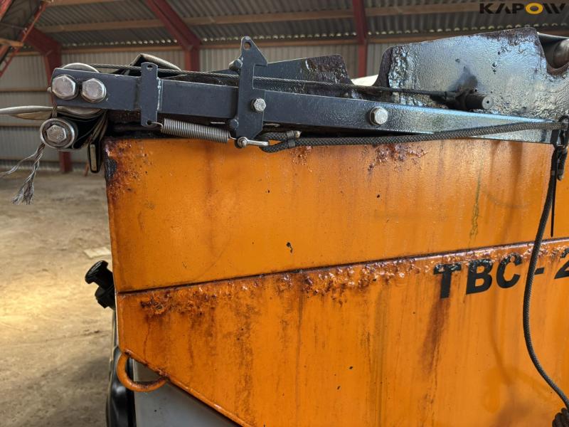 Epoke S2400 HS salt spreader 17