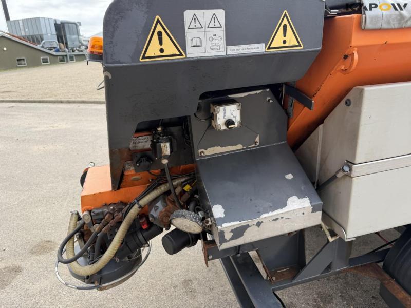 Epoke S2400HS salt spreader 16