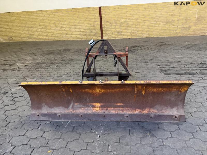 Epoke snow plow for skid steer loader 2