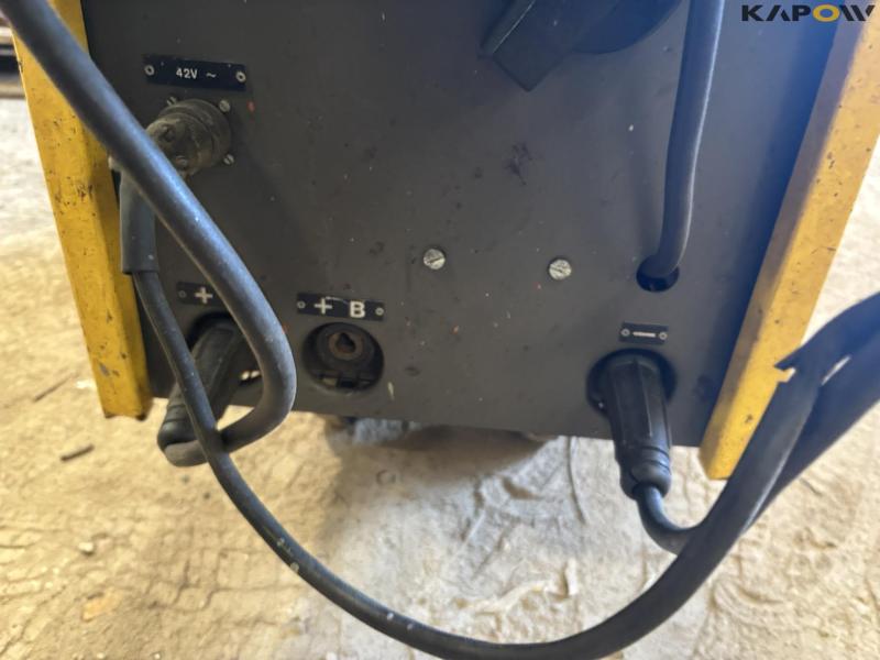 ESAB LDA 200 + A10-MEC 30 welder 9