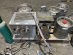 Draft beer system with kegs and carbon dioxide 7
