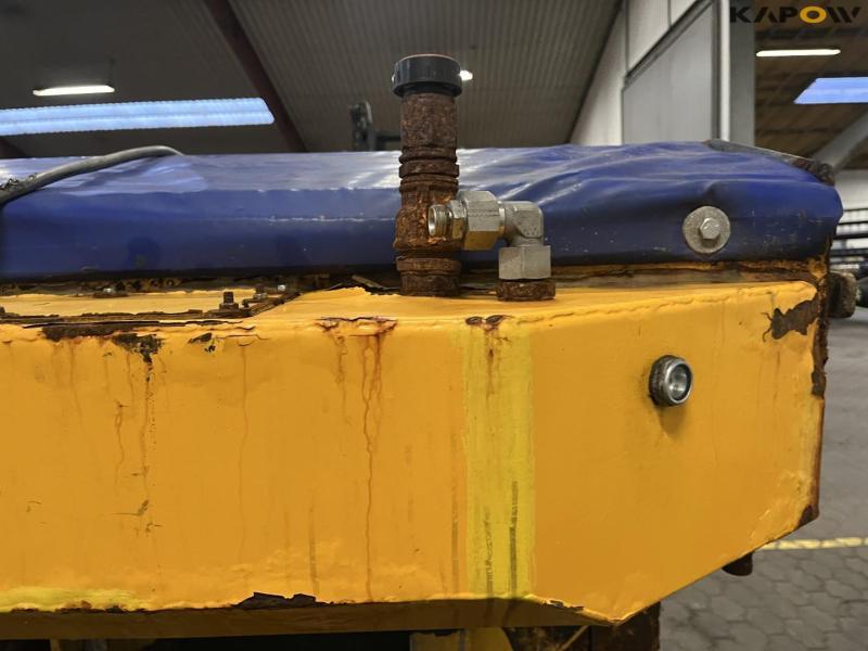 Falköping TC-05 salt spreader 15