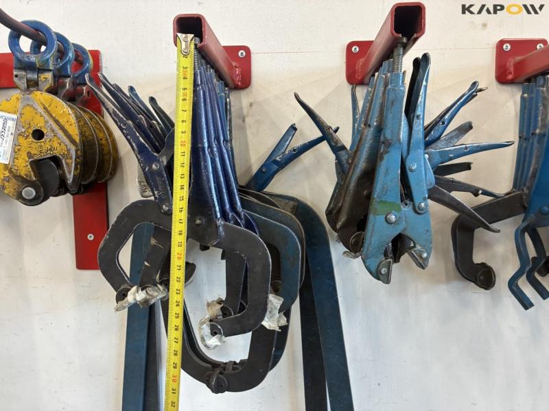 Fixed holding tools, chains and trestles 40