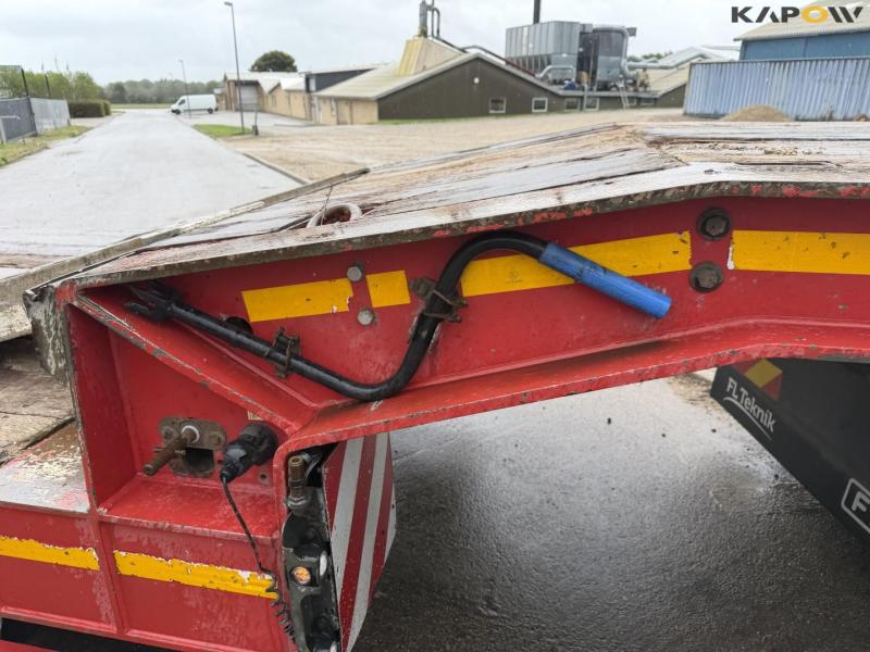 Faymonville Stn-4U machine trailer 32