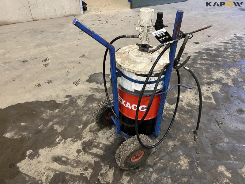 Grease pump with gun. 1