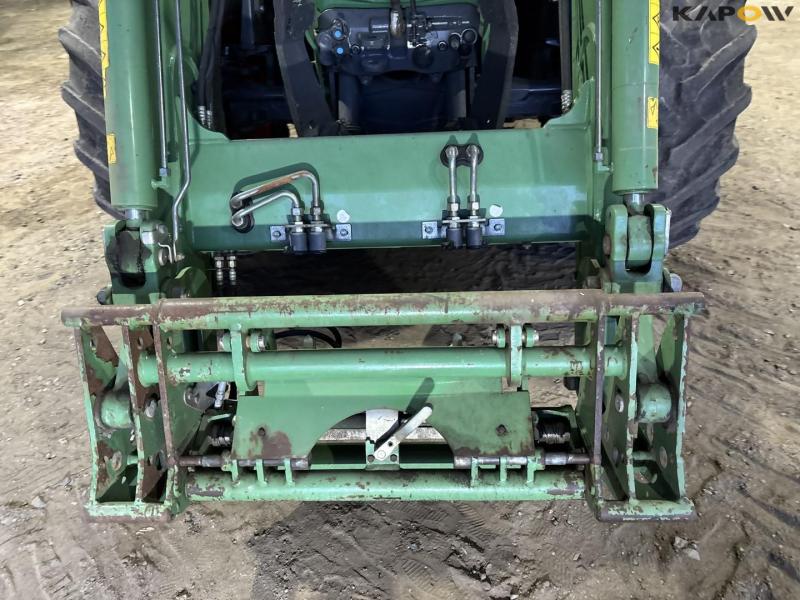 Fendt 516 Vario tractor with front loader 10