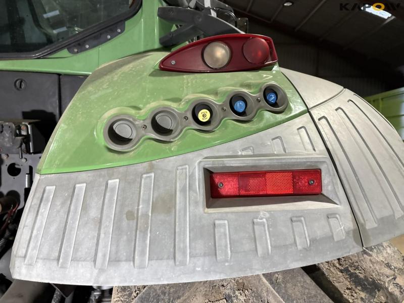 Fendt 516 Vario tractor with front loader 39