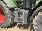 Fendt 516 Vario tractor with front loader 32