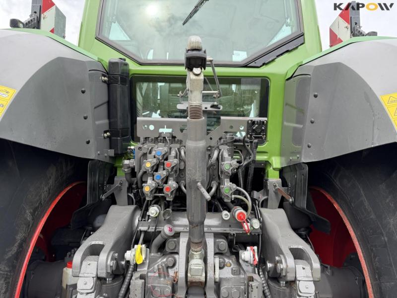Fendt 828 vario tractor 38