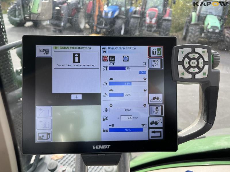 Fendt 828 vario tractor 39