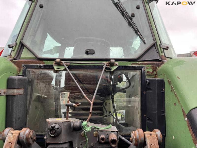 Fendt 926 vario tractor 32