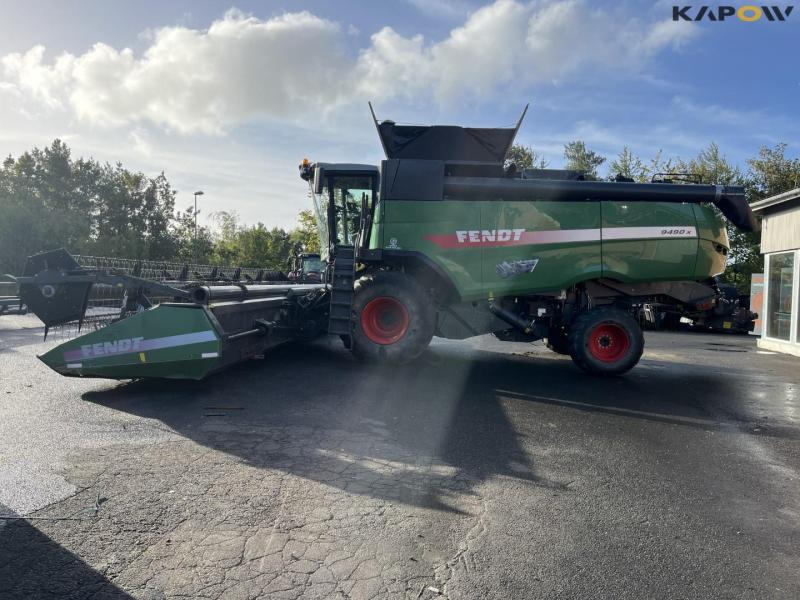 Fendt 9490X combine harvester with 35-foot header 8