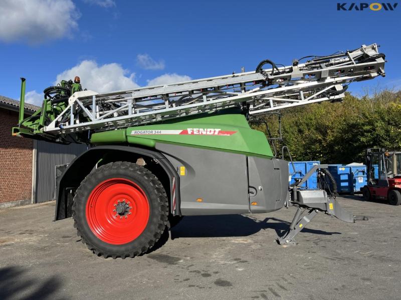 Fendt Rogator 344 trailer sprayer with 24 meter boom 4