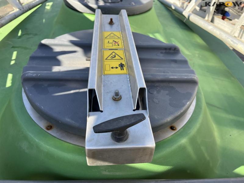 Fendt Rogator 344 trailer sprayer with 24 meter boom 48