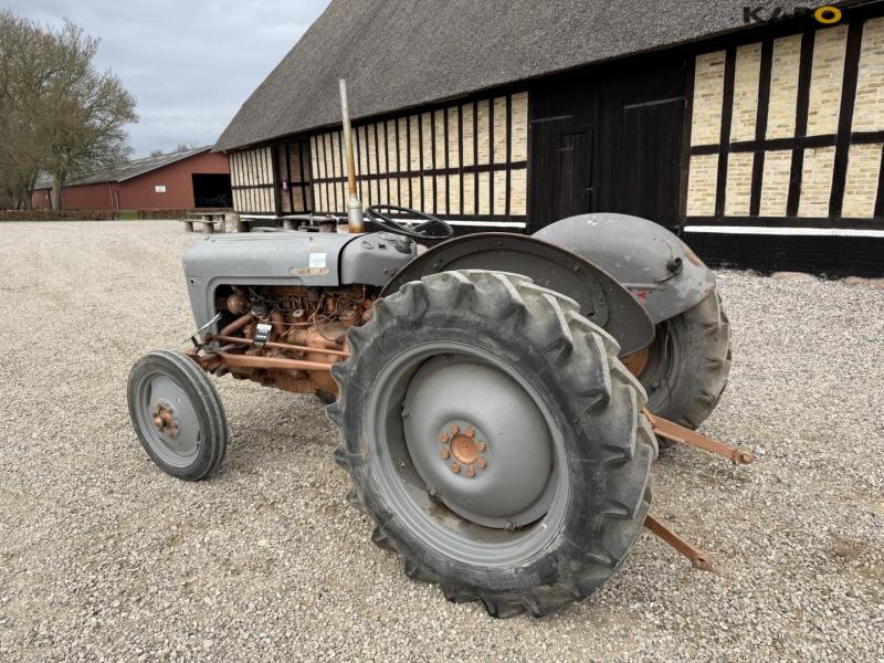Ferguson 35 tractor 5