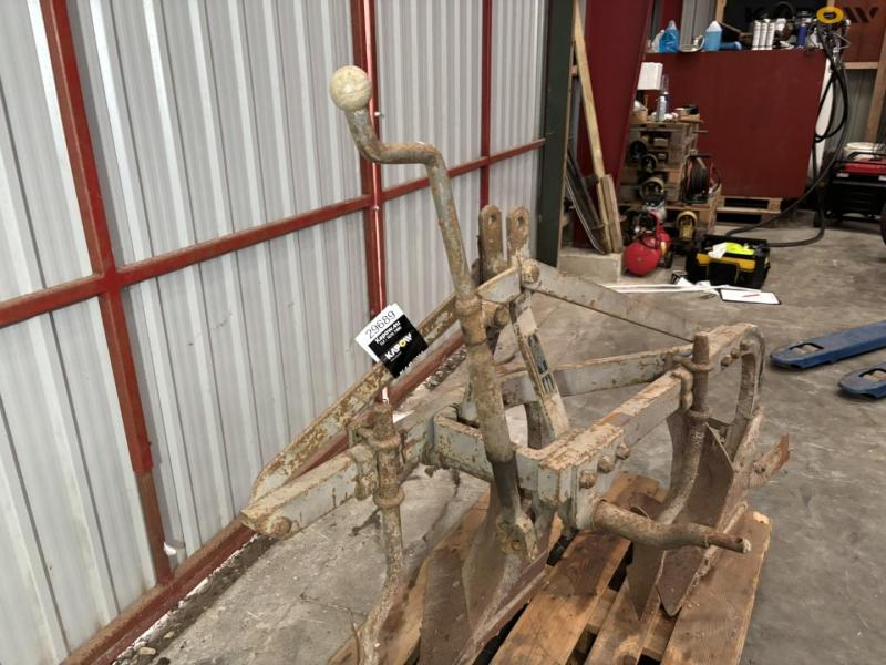 Ferguson MHF/L 2 furrow plough 14