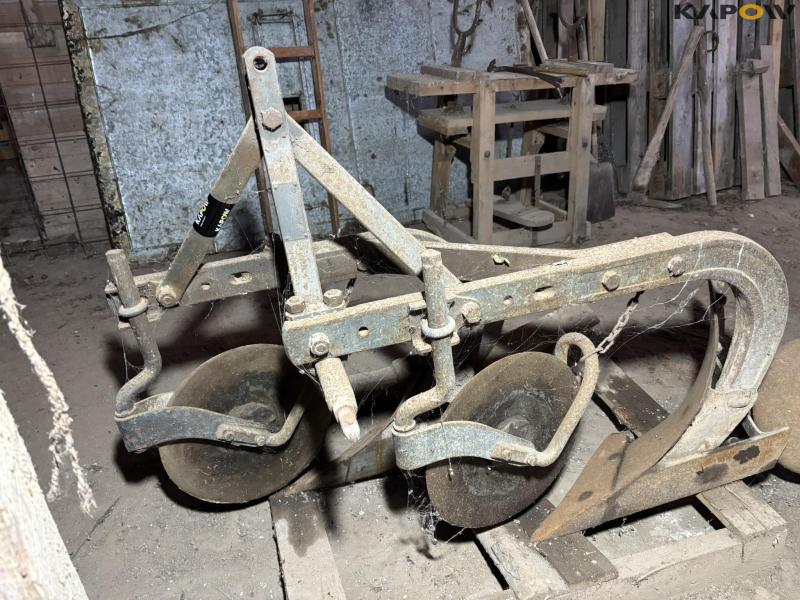 Ferguson plow 2 feet 1