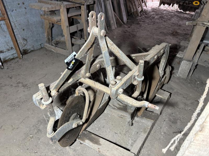 Ferguson plow 2 feet 2