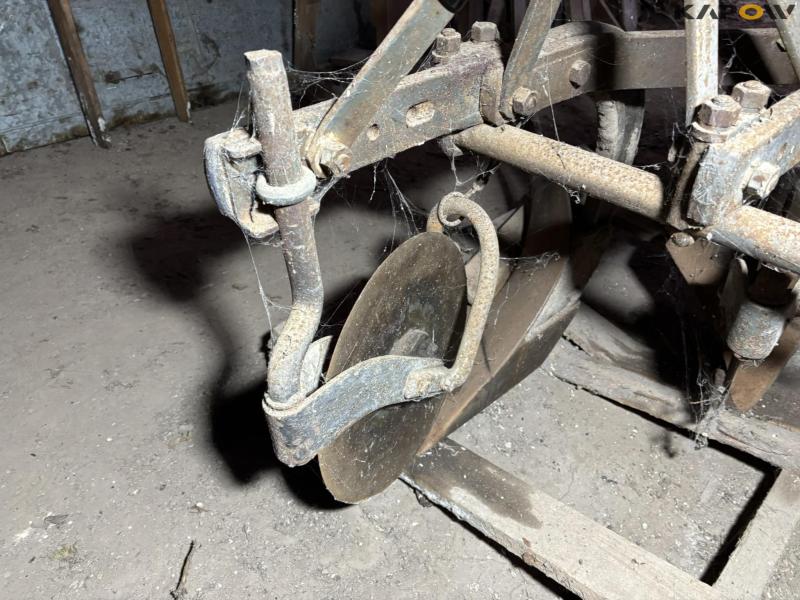 Ferguson plow 2 feet 10