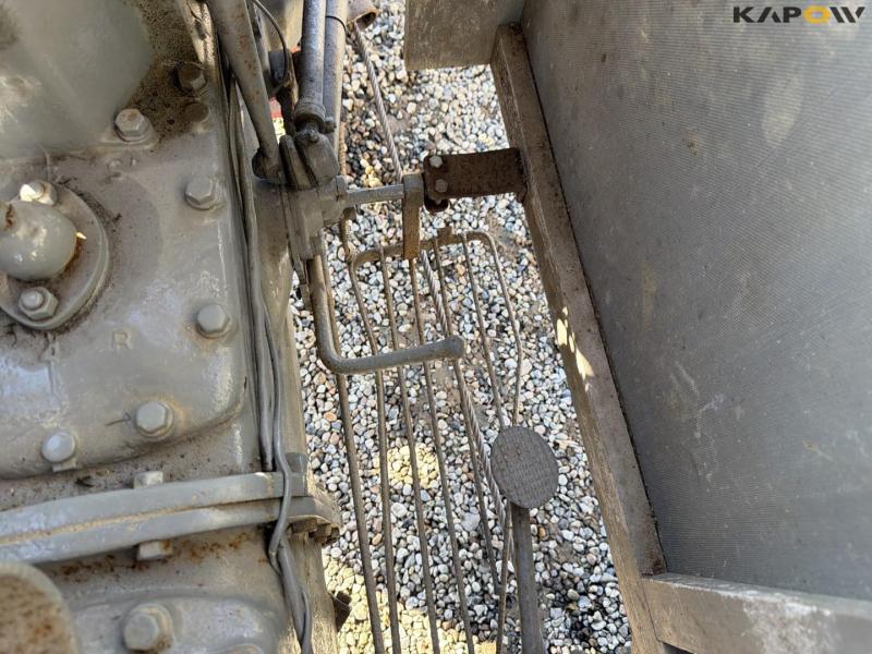 Ferguson TEA20 tractor with broom 21