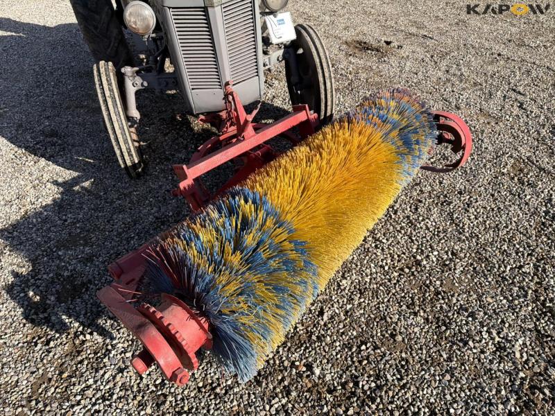 Ferguson TEA20 tractor with broom 34