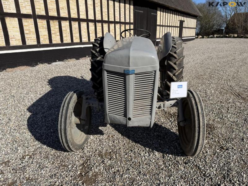 Ferguson TEA20 tractor 2