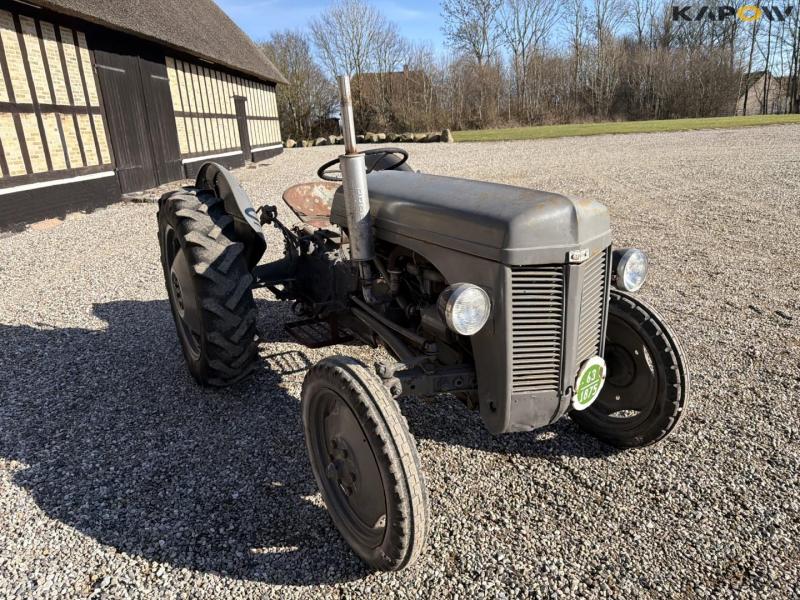 Ferguson TEA20 tractor 3
