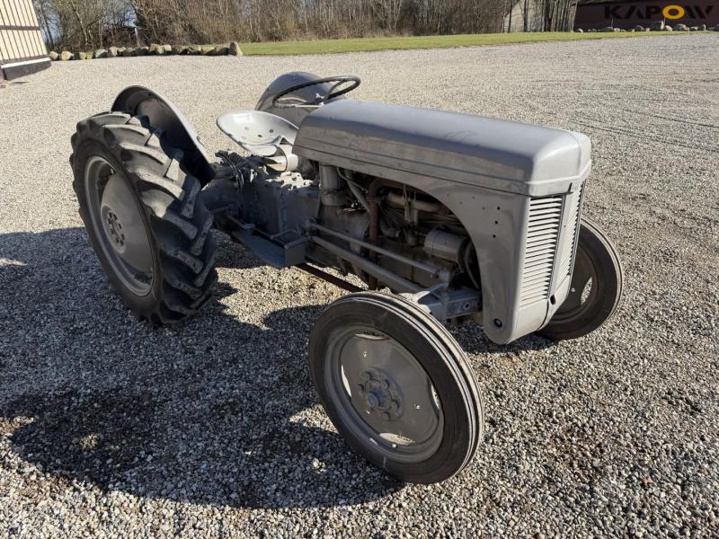 Ferguson TEA20 tractor 3