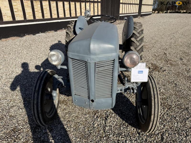 Ferguson TEA20 tractor 3