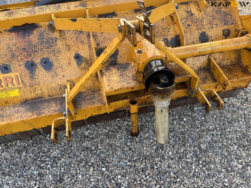 Ferri straw chopper 11