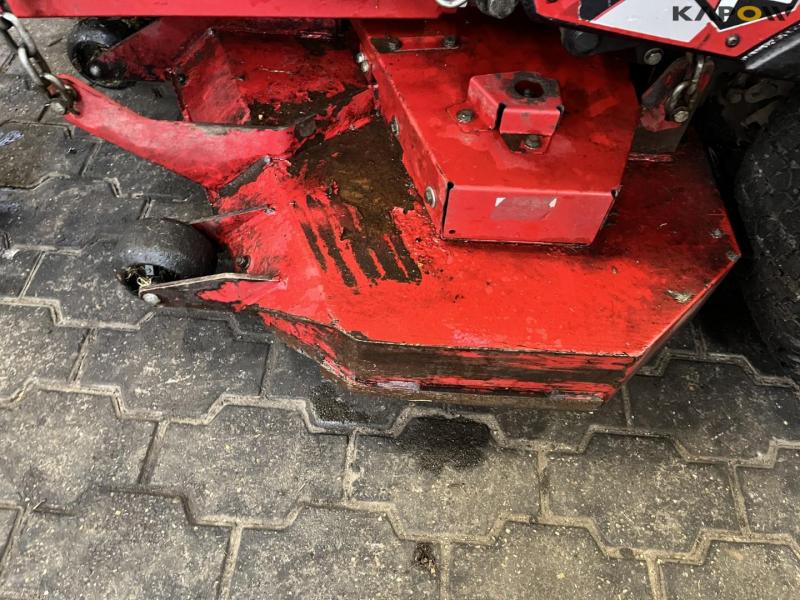 Ferris ISX800 lawn mower 9