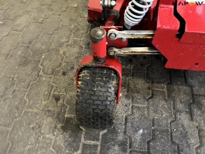 Ferris ISX800 lawn mower 12