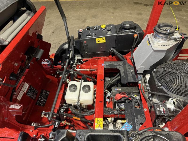 Ferris ZT 3300 ISX zero turn lawn mower - New 29