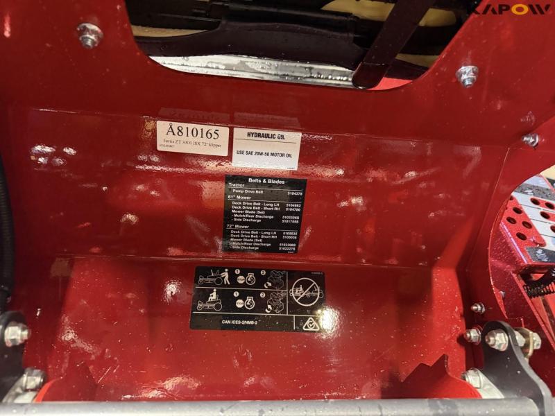 Ferris ZT 3300 ISX zero turn lawn mower - New 32