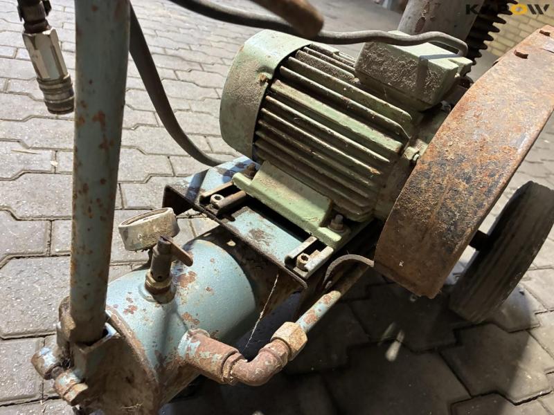 FF compressor 12