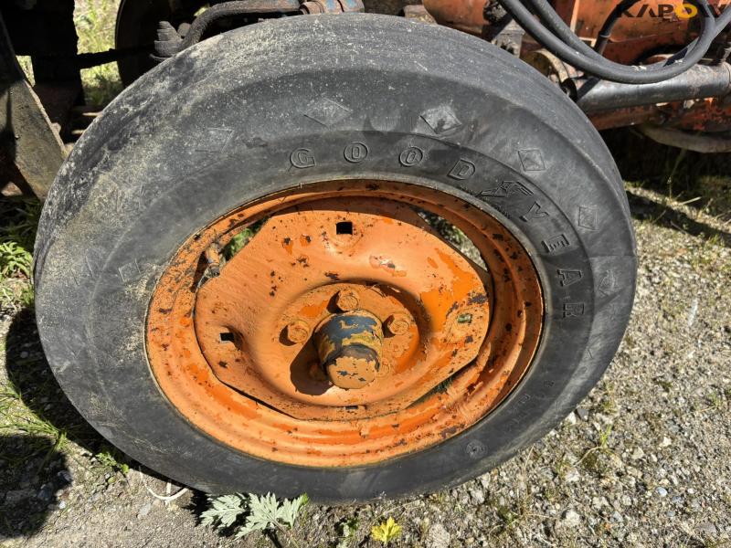 Fiat 250 N with broom 25