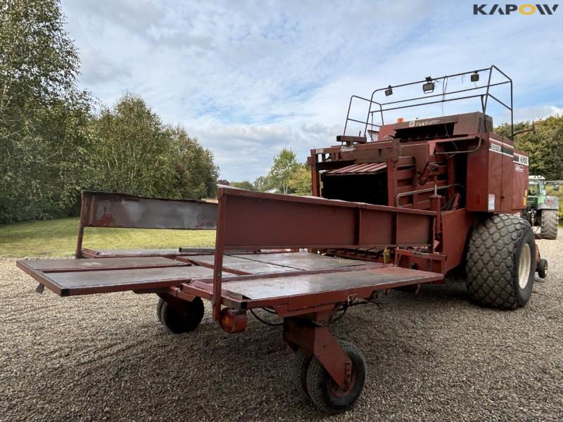 Fiatagri Hesston 4900 big square baler with bale wagon 5