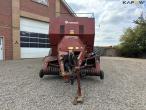 Fiatagri Hesston 4900 big square baler with bale wagon 2