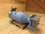 Filter system with compressed air cleaning 1