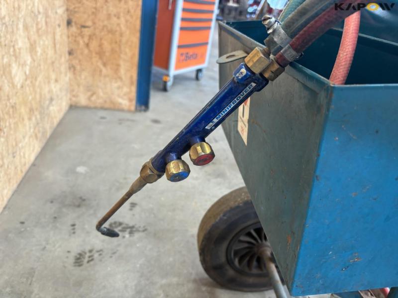 Gas cylinder cart with included hose and welding unit 5