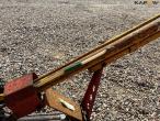 Tile lifter 10