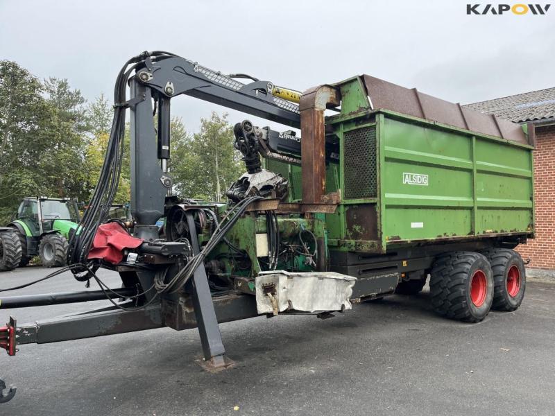 Wood chipper with crane and trolley 1