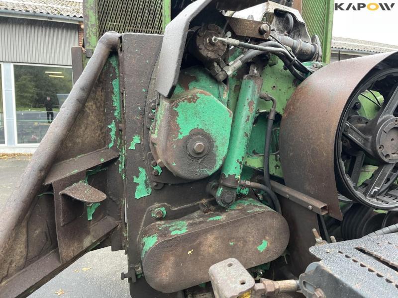 Wood chipper with crane and trolley 30