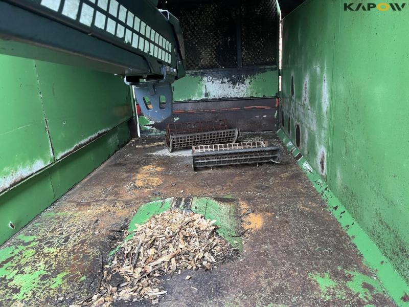 Wood chipper with crane and trolley 44
